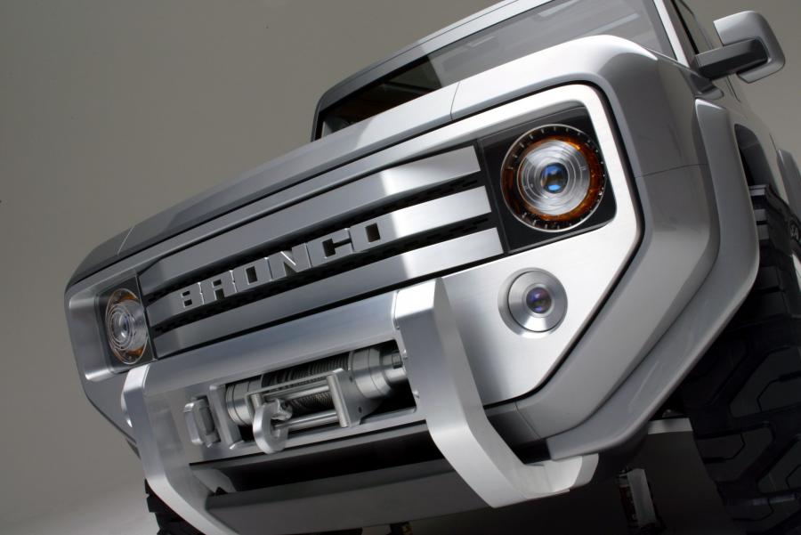  Ford Bronco Concept 2004 года  (фото 3 из 64)